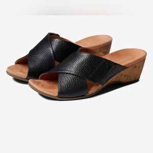 Like new Vionic Leticia wedge slide sandals 9